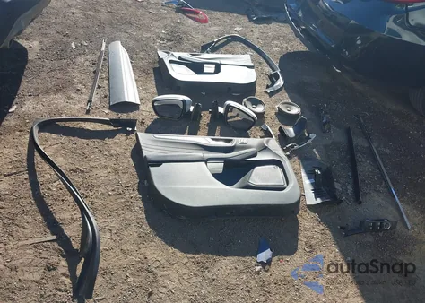 2021 Ford Escape Titanium z USA, uszkodzony, nr VIN 1FMCU9J90MUA30628